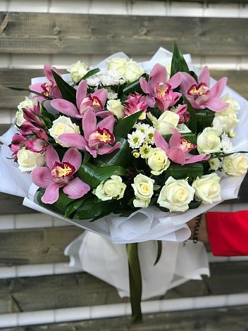 Букет цветов из: Розы и Хризантемы в Мошково