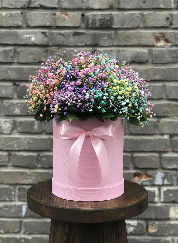 Цветочная композиция из Гипсофила и Розы в шляпной коробке в Мошково
