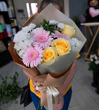 Букет цветов из:  Герберы, Розы и Хризантемы в Мошково