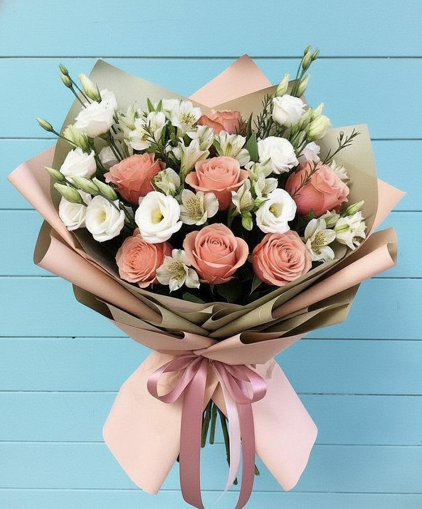 Букет цветов из: Розы, Альстромерии и Лизиантусы в Мошково