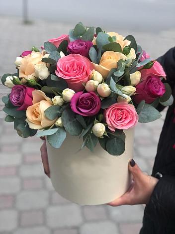 Цветочная композиция из Розы в шляпной коробке в Мошково