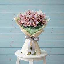 Букет цветов из:  Орхидеи и Розы в Мошково
