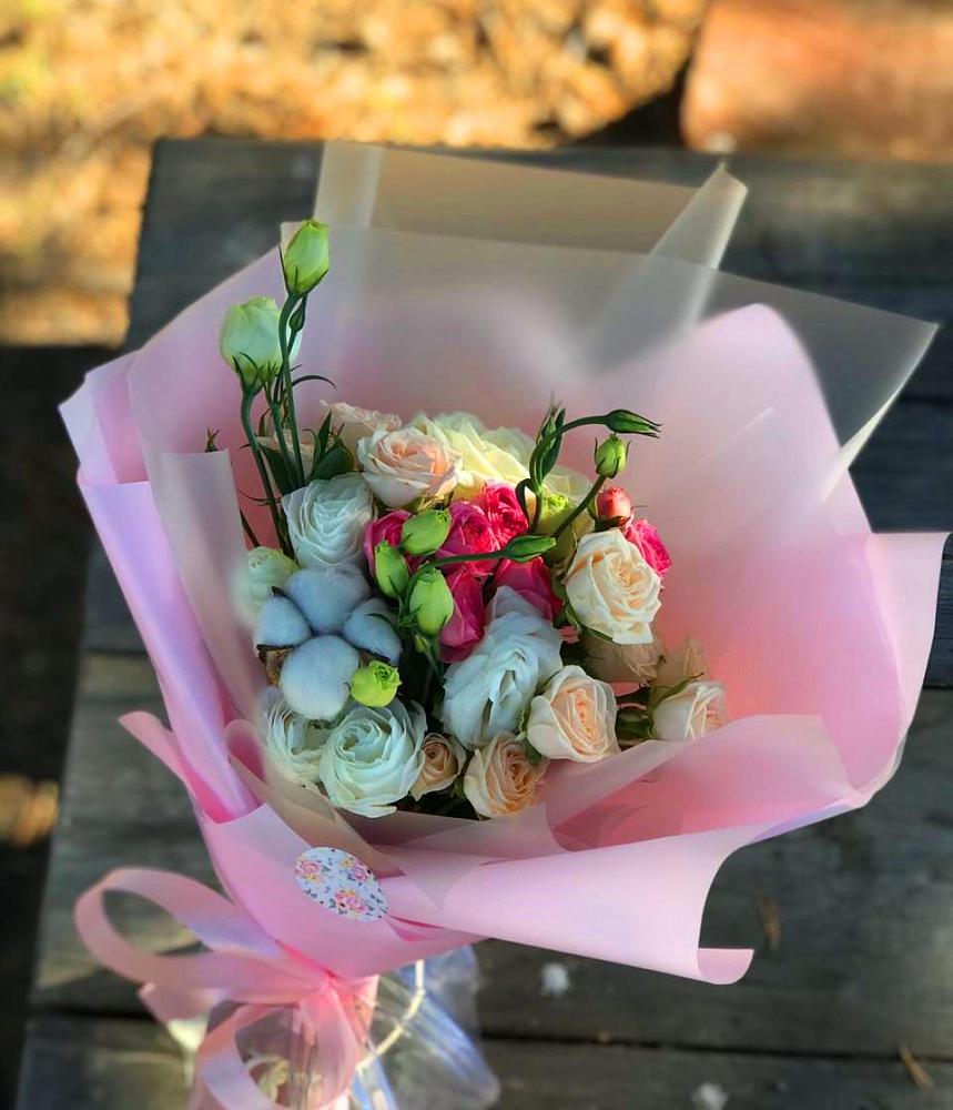 Букет цветов из: Розы и Лизиантусы в Мошково