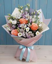 Букет цветов из:  Лизиантусы, Розы, Альстромерии и Гипсофила в Мошково