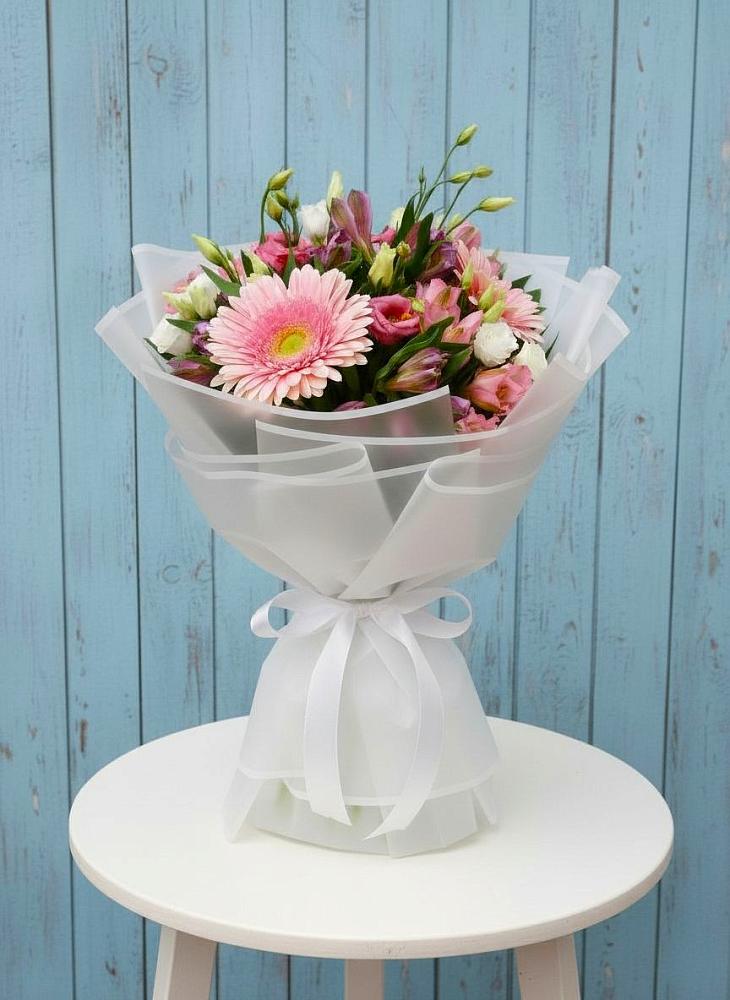 Букет цветов из: Герберы, Альстромерии и Лизиантусы в Мошково