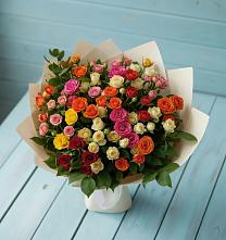 Букет Микс из разноцветных кустовых роз в Мошково
