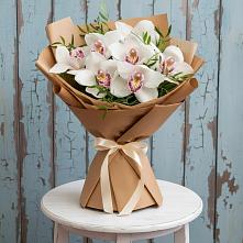 Букет цветов из:  Орхидеи и Розы в Мошково
