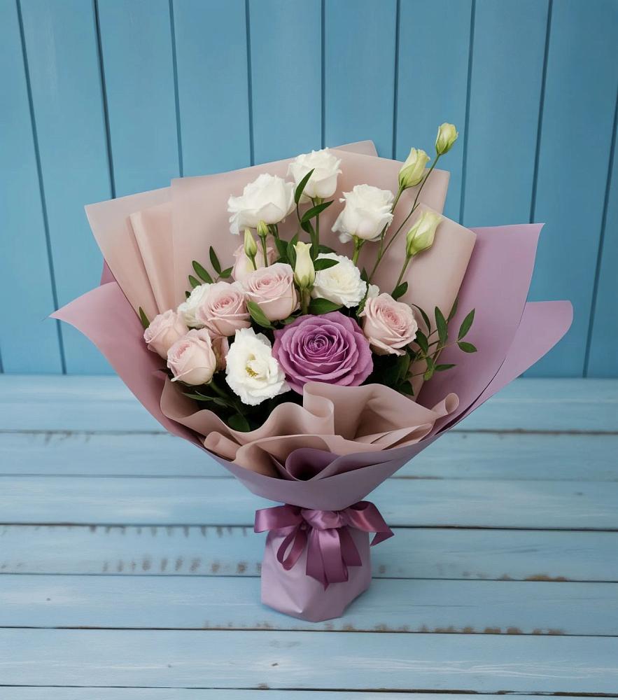 Букет цветов из: Розы и Лизиантусы в Мошково